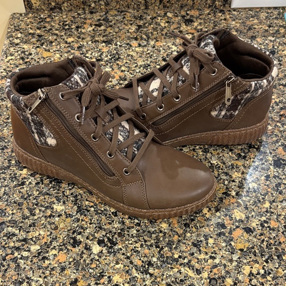 Clarks Collection Leather Ankle Boots Caroline Spice. Size 10 - Picture 3 of 8